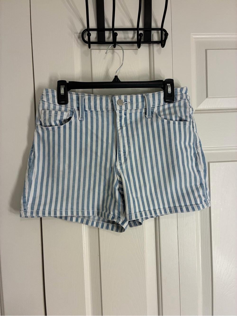 Universal Thread High Rise Midi Striped Blue and White Women’s Shorts